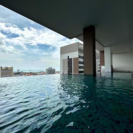The Apple Premier Condo Three Bedroom In Melaka Екстериор снимка