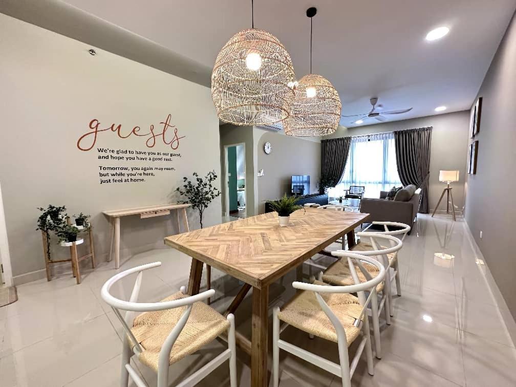 The Apple Premier Condo Three Bedroom In Melaka Екстериор снимка