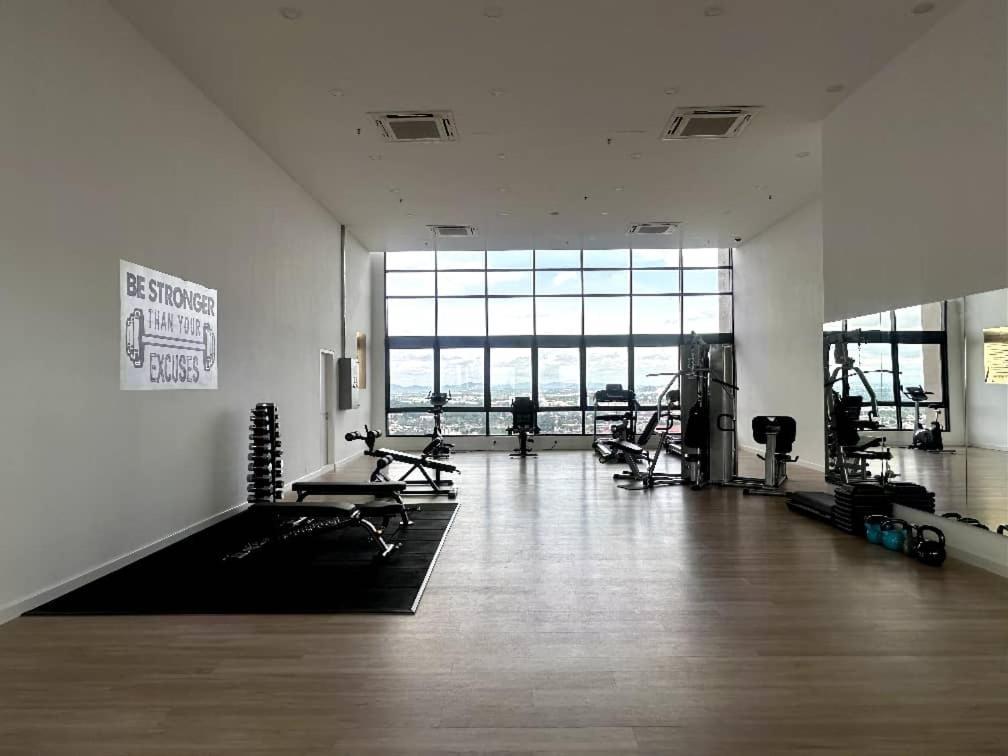 The Apple Premier Condo Three Bedroom In Melaka Екстериор снимка