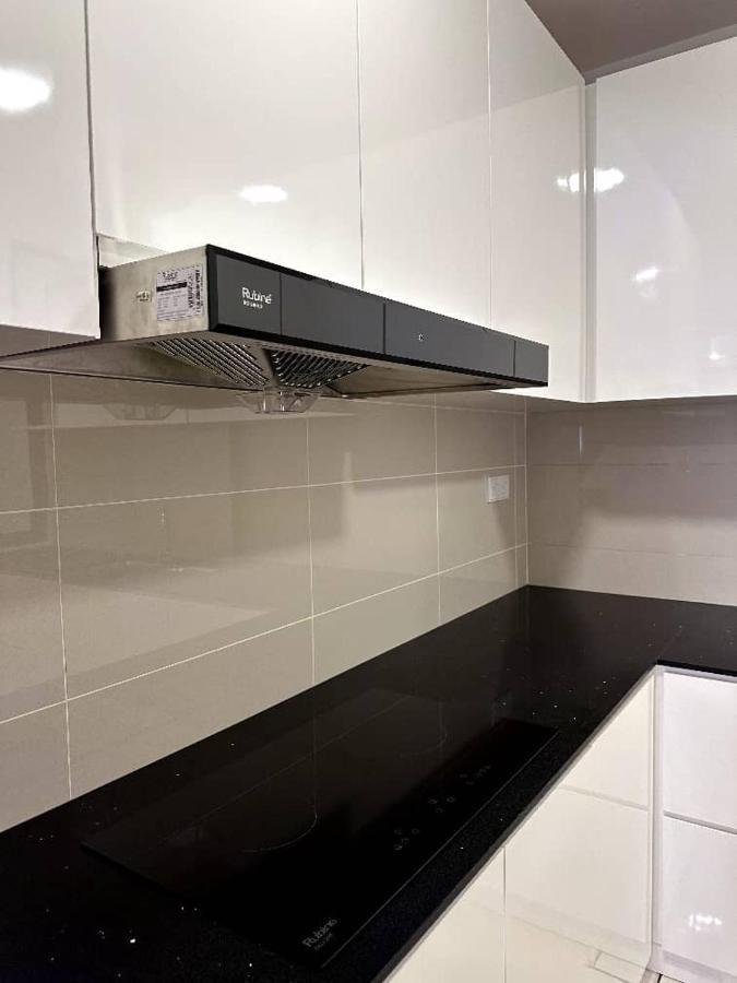 The Apple Premier Condo Three Bedroom In Melaka Екстериор снимка